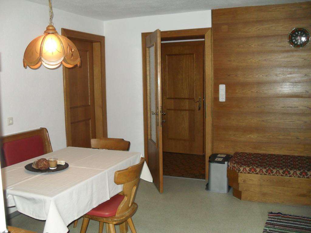 Haus Schellenschmied Apartment Петной ам Арлберг Стая снимка