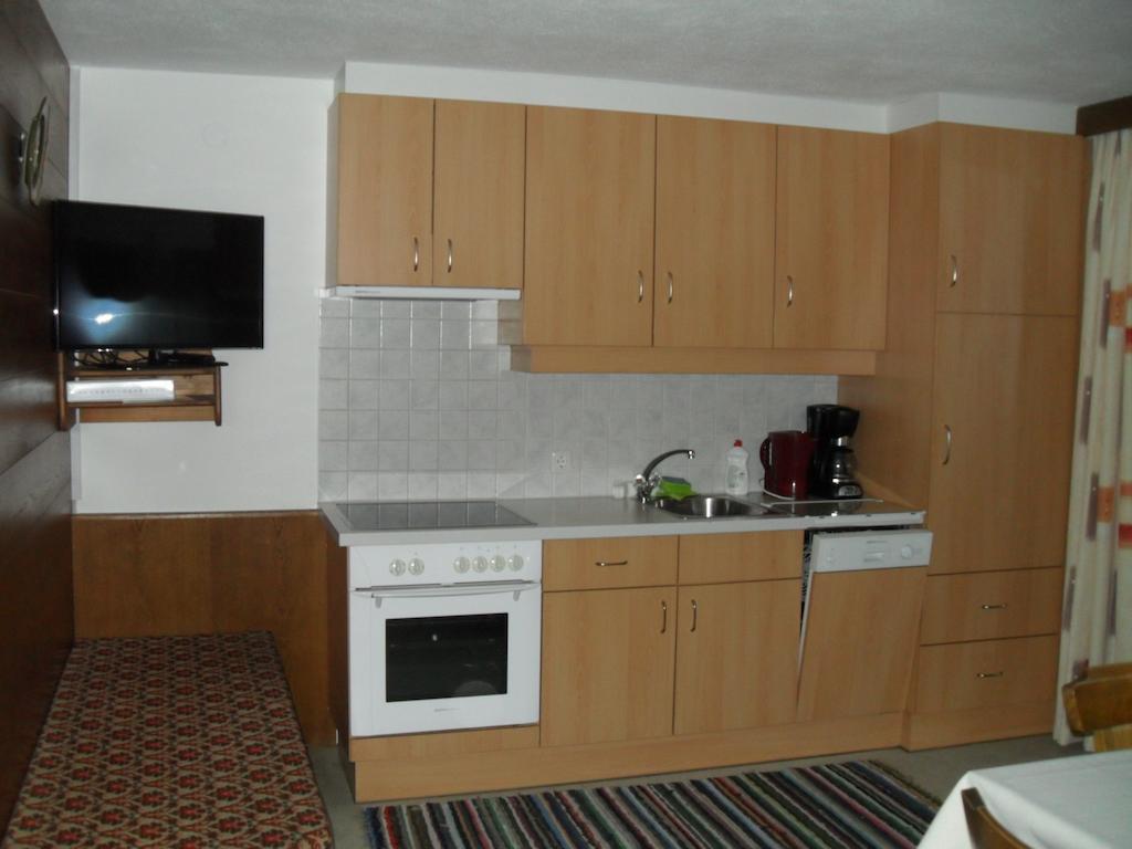 Haus Schellenschmied Apartment Петной ам Арлберг Стая снимка