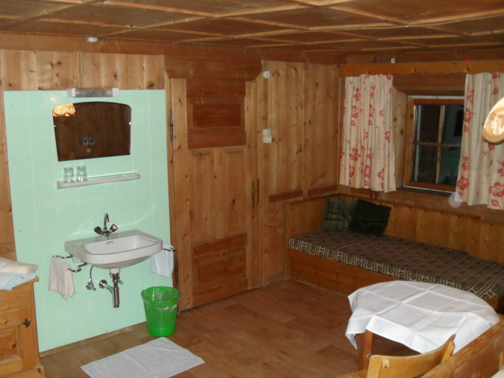 Haus Schellenschmied Apartment Петной ам Арлберг Стая снимка